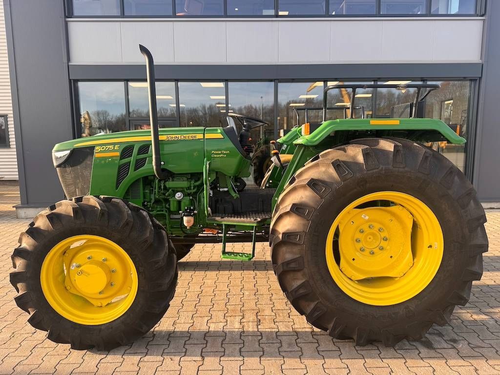 John Deere 5075 E Traktor