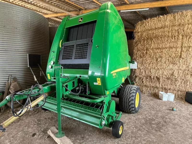 E-FARM: John Deere 864 - Presse à balles - id YEKYCME - 17 900 € - Année: 2014 - France