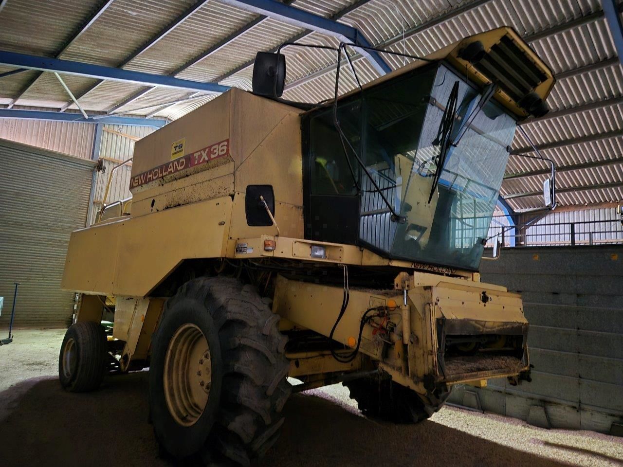 E-FARM: New Holland TX 36 - Combine harvester - id 1JQ6RMP - €21,997 - Year of construction: 1990 - Engine hours: 3,850,United Kingdom