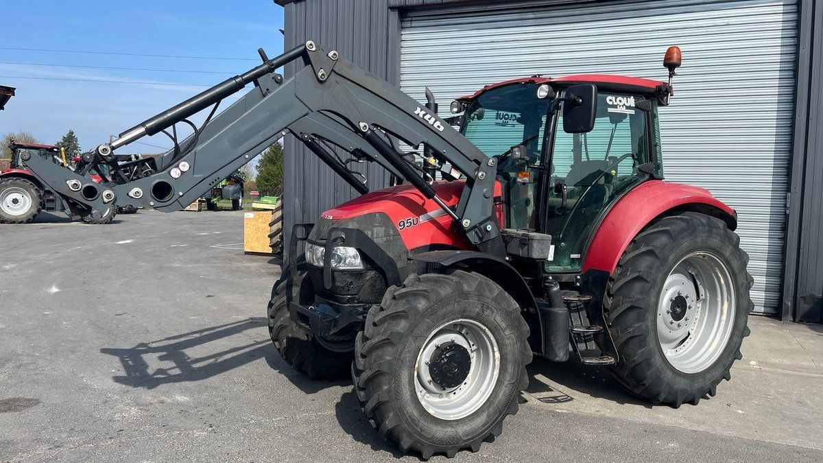 Case IH Farmall 95 U Tractor 45.000 EUR