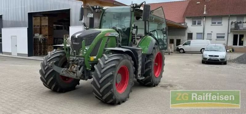 E-FARM: Fendt 724 Vario - Traktor - id PRC7RIA - 128.000 € - Baujahr: 2018 - Abgelesene Motorstunden: 3.857,Motorleistung (PS): 240,Deutschland