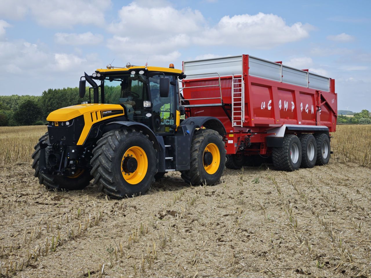 JCB Fastrac 4220 Трактор 129 000 €