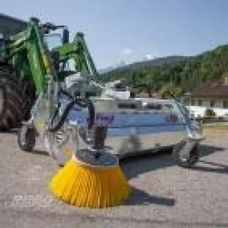 E-FARM: Fliegl keh 2300 - Equipamiento municipal - id WIEZYEZ - 8230 € - Año: 2023 - Alemania