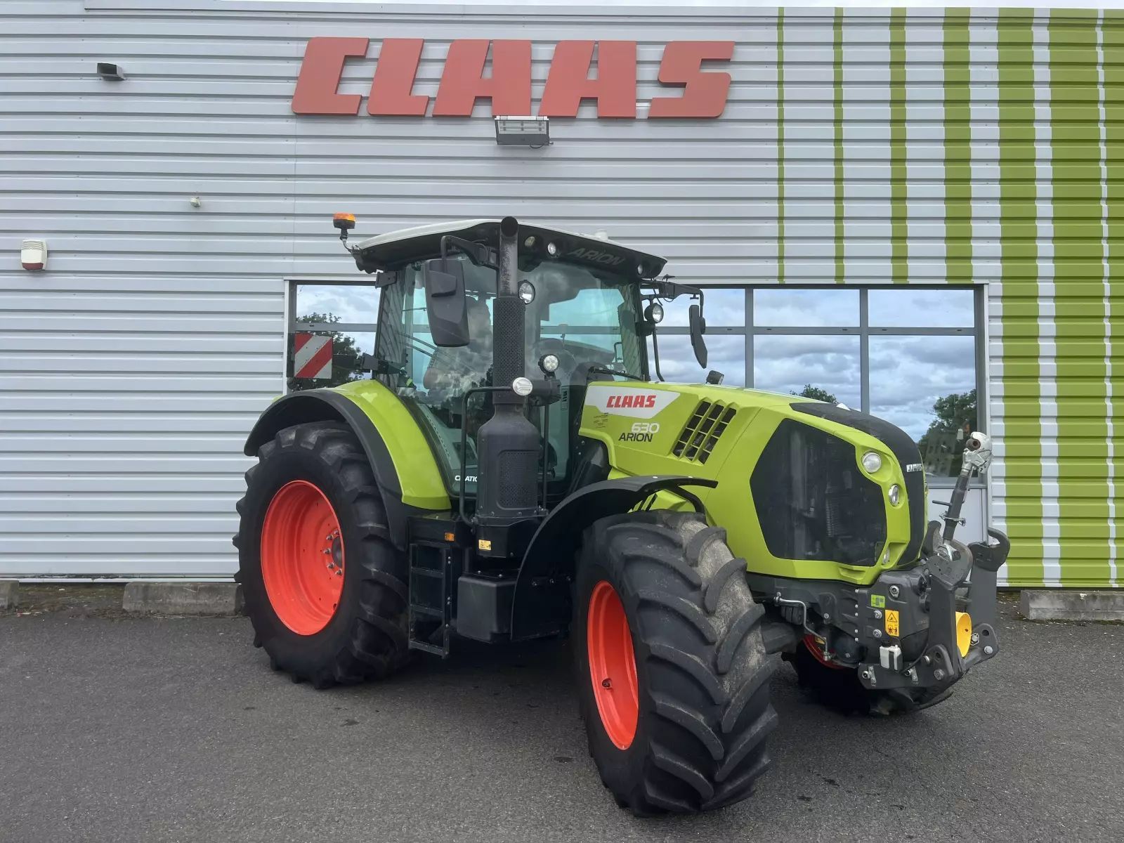 E-FARM: Claas Arion 630 CMATIC - Traktor - id JNHHTIT - 119.000 € - Baujahr: 2022 - Abgelesene Motorstunden: 2.852,Frankreich