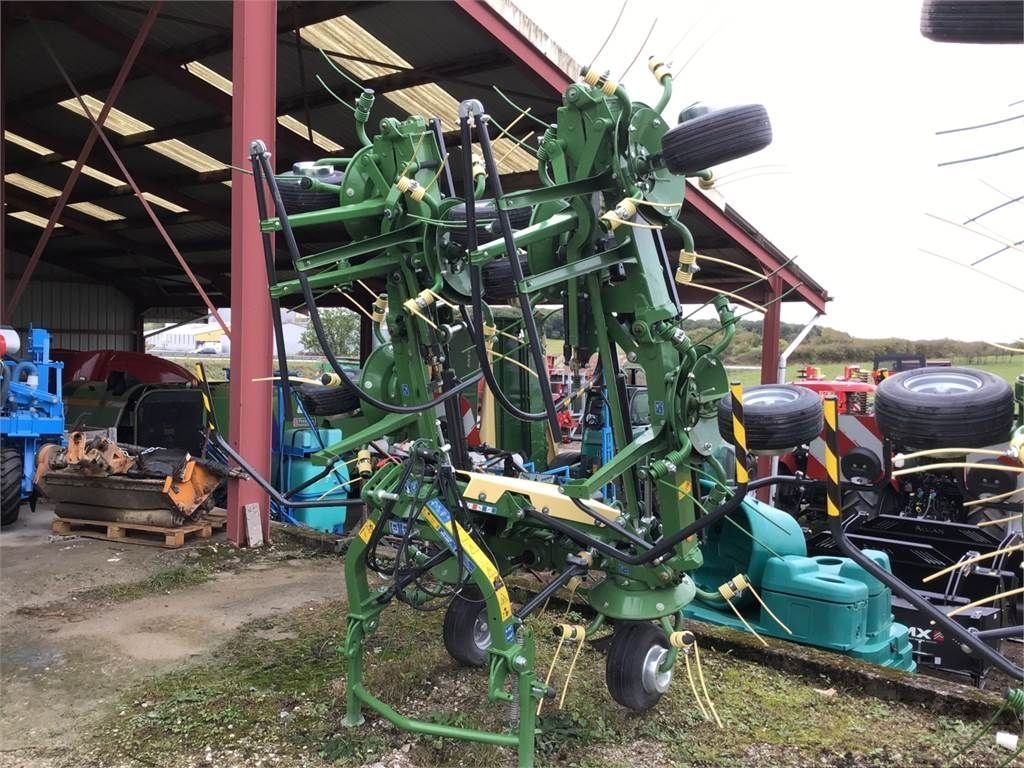 E-FARM: Krone Vendro 820 - Tedder - id 3SCQAKG - 16.500 € - Año: 2022 - Francia