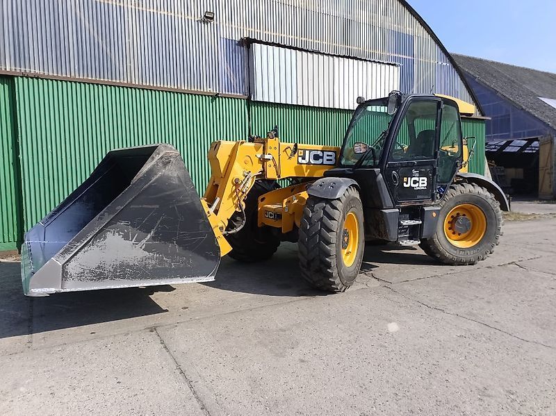 E-FARM: JCB 560-80 agrisuper - Teleskoplader - id HE9XSDD - Baujahr: 2018 - Abgelesene Motorstunden: 5.512,Motorleistung (PS): 147,Deutschland