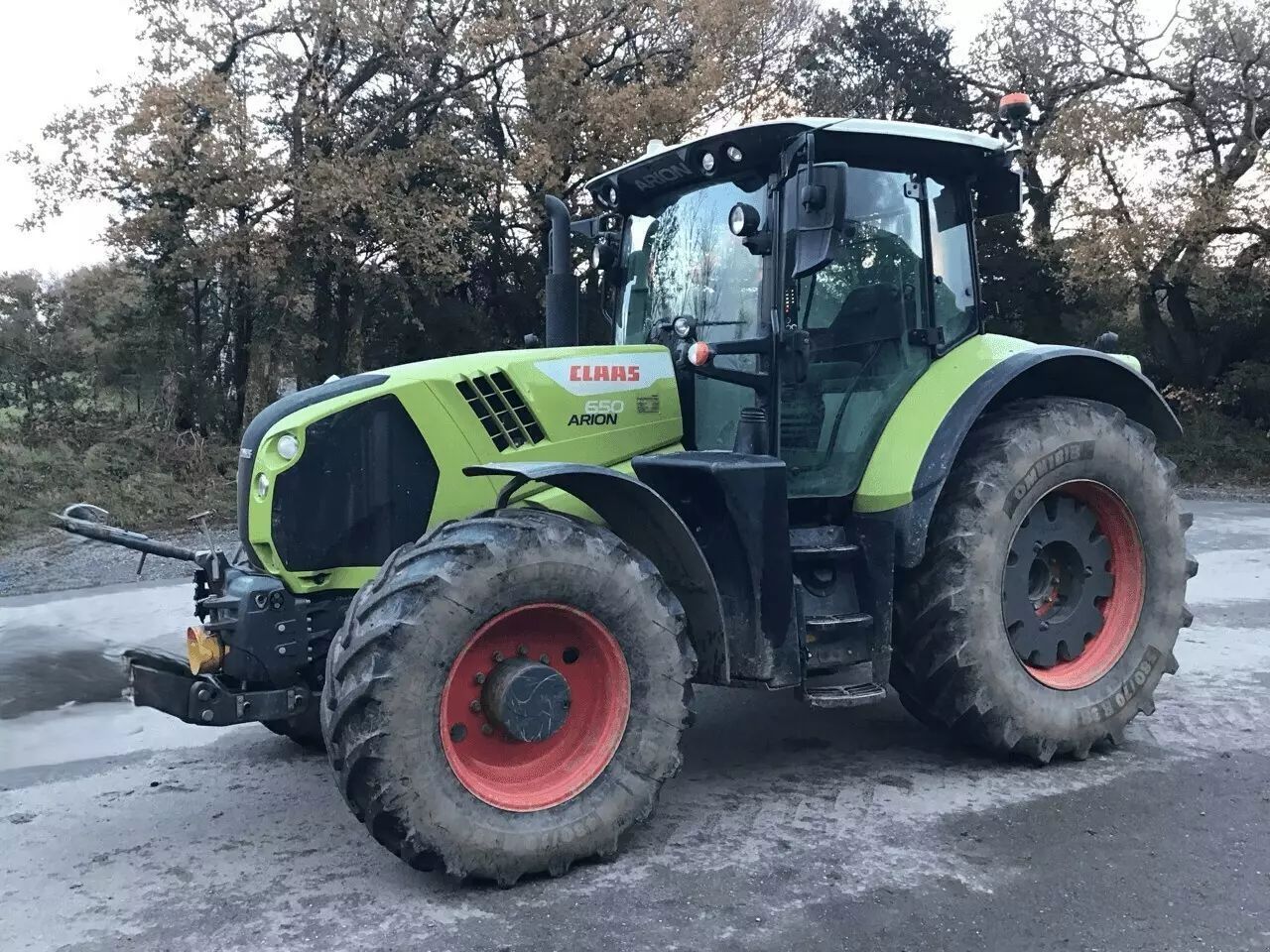 E-FARM: Claas Arion 650 - Traktor - id KYQRF2U - 88 000 € - Rok produkcji: 2021 - Motogodziny: 3242,Francja