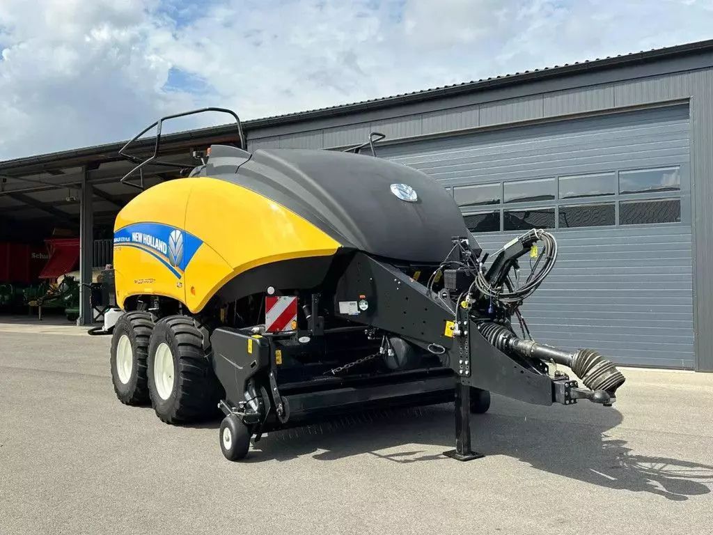 E-FARM: New Holland BigBaler 1270 Plus Cropcutter - Baler - id FASSWUN - Year of construction: 2022 - Netherlands