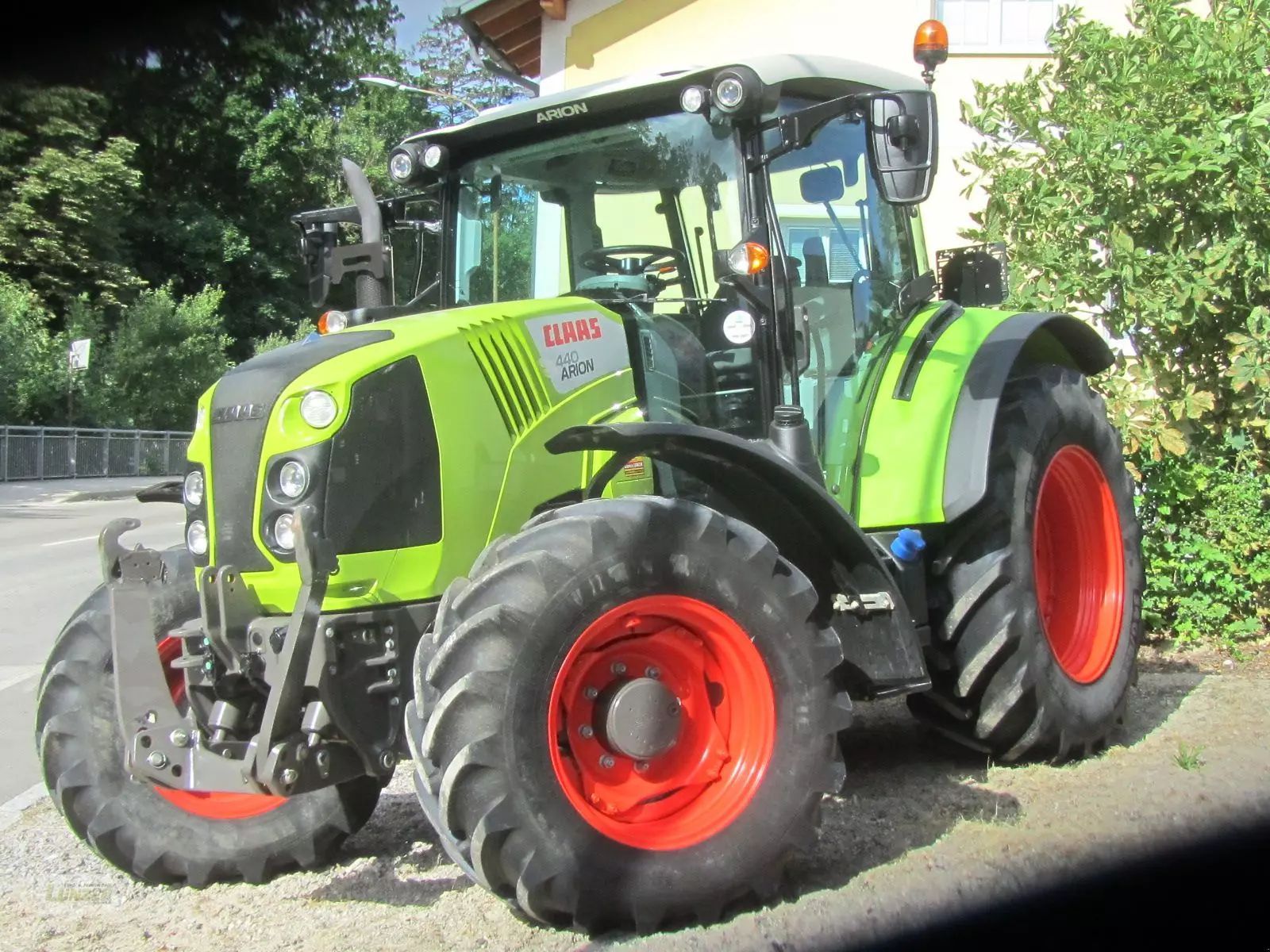 E-FARM: Claas Arion 440 - Traktor - id UKXFQMC - 65 000 € - Rok produkcji: 2015 - Motogodziny: 2015,Moc silnika: 116,Austria