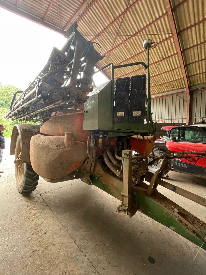 E-FARM: Amazone ux 3200 super - Permetezőgép - id LYVIFXV - 35 000 EUR - Gyártási év: 2012 - Franciaország
