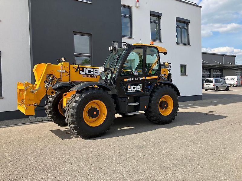 E-FARM: JCB 560-80 AGRI Xtra - Teleszkópos rakodó - id RFEQICA - 145 900 EUR - Gyártási év: 2023 - Üzemóra (motor): 107,Motor teljesítménye (LE): 150,Németország