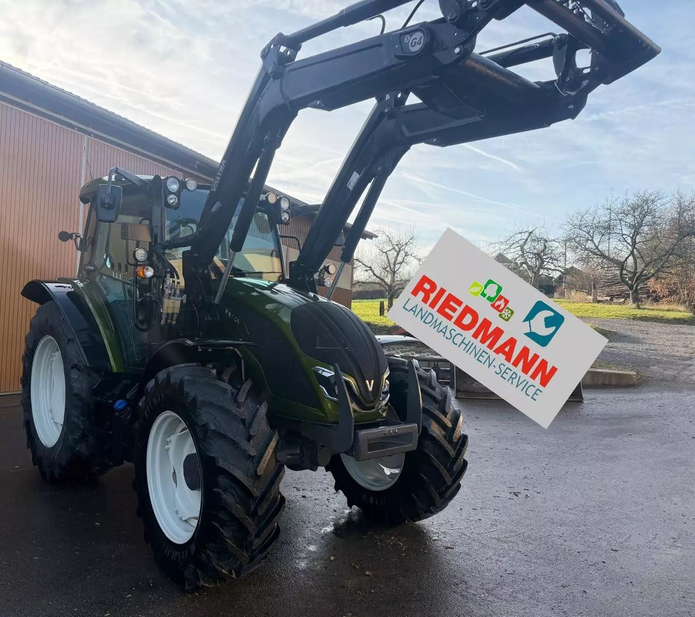 Valtra A105 Tractor €72,000