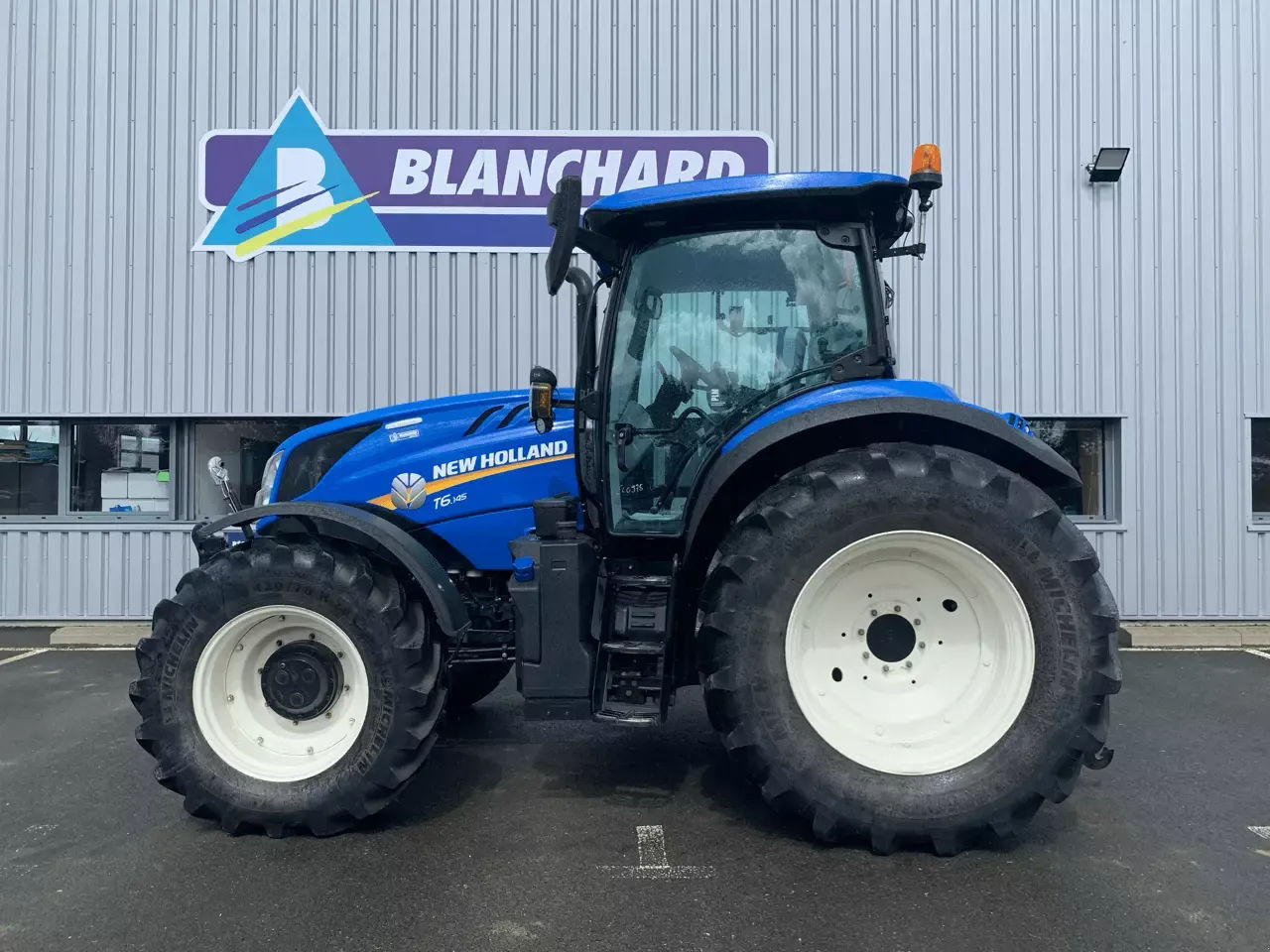 E-FARM: New Holland T6.145 - Tractor - id LNDWIHS - €90,000 - Year of construction: 2023 - Engine hours: 900,France