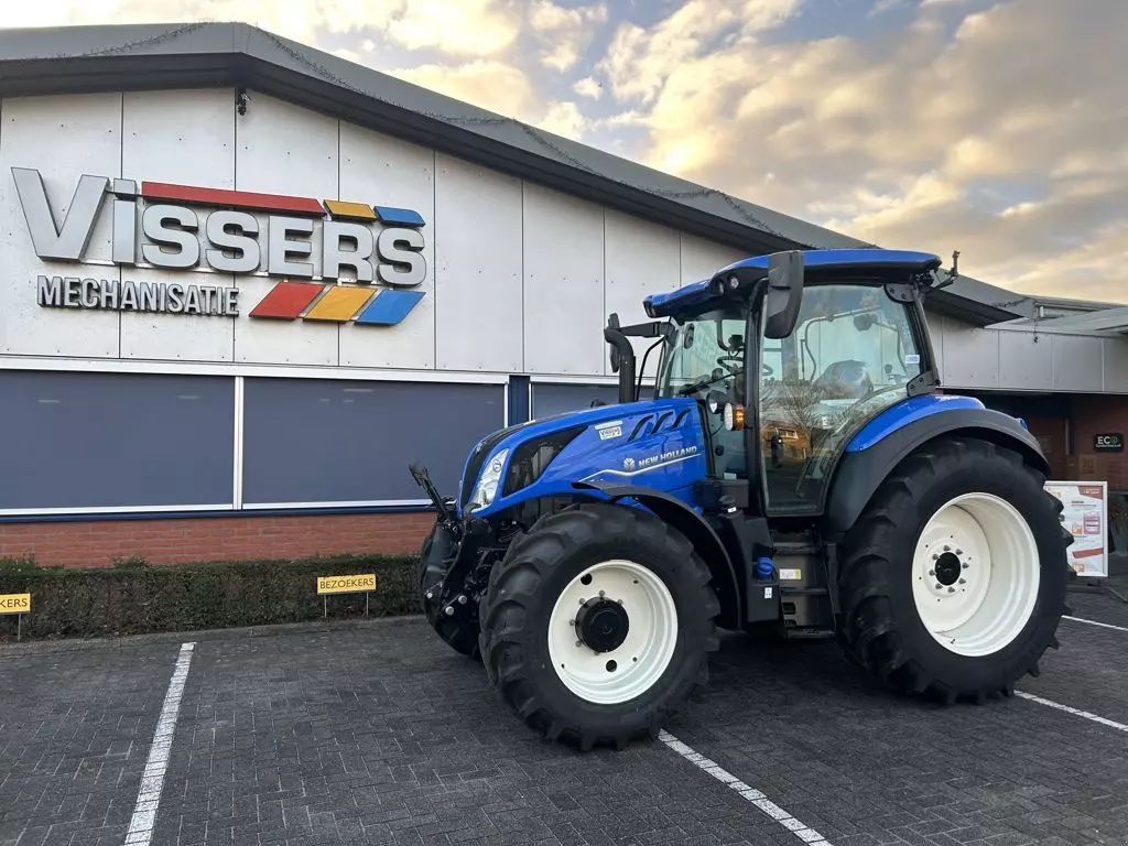 New Holland T5.140 DC Tractor
