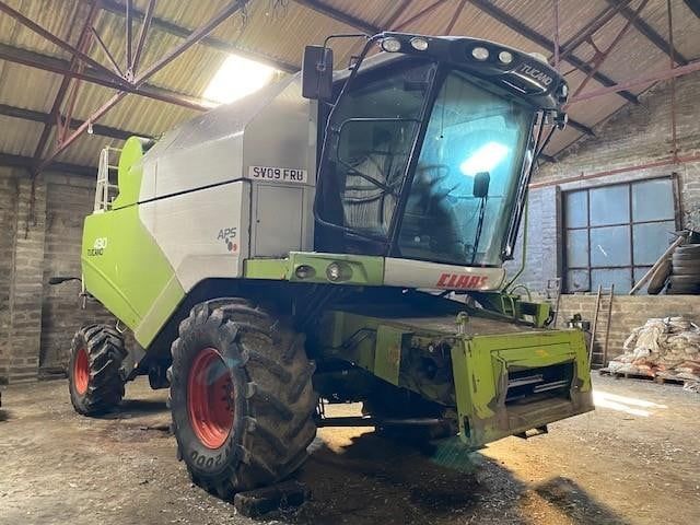 E-FARM: Claas Tucano 430 - Moissoneuse-batteuse - id M77UGPI - 78 831 € - Année: 2009 - Puissance du moteur (chevaux): 258,33,Royaume-Uni