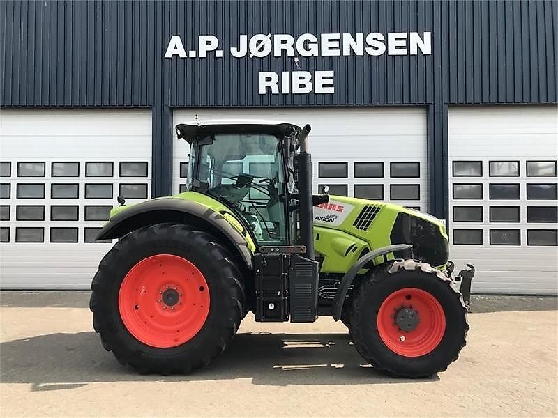 Claas Axion 810 Трактор 92 205 €