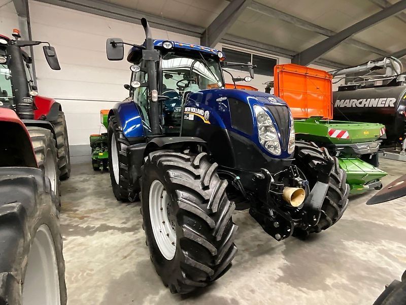 E-FARM: New Holland T7.210 - Traktor - id SKMNJDP - 68.300 € - Produktionsår: 2013 - Motortimer: 4.950,Motoreffekt (HP): 165,Tyskland