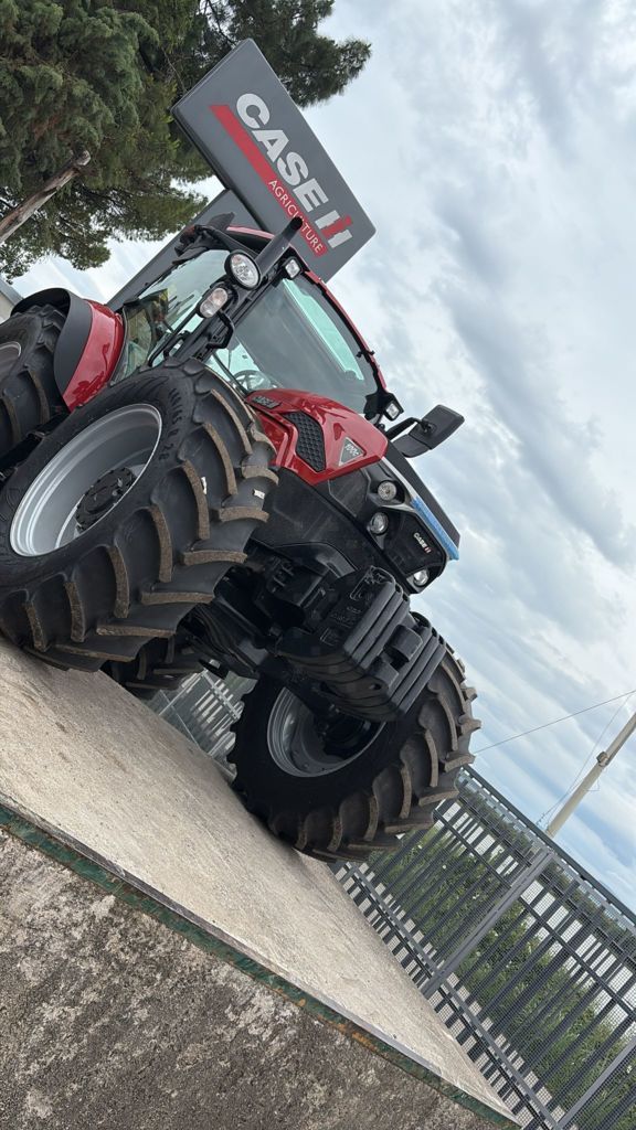 E-FARM: Case IH Farmall 100 - Trattore - id EH7ZXBE - Anno di costruzione: 2025 - Potenza del motore: 100,Italia