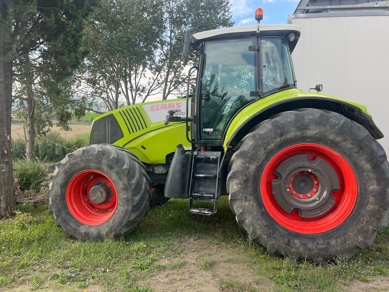 E-FARM: Claas Axion 840 - Tractor - id DUIMU5F - 50.000 € - Año: 2007 - Horas: 3600,Potencia del motor: 250,Italia