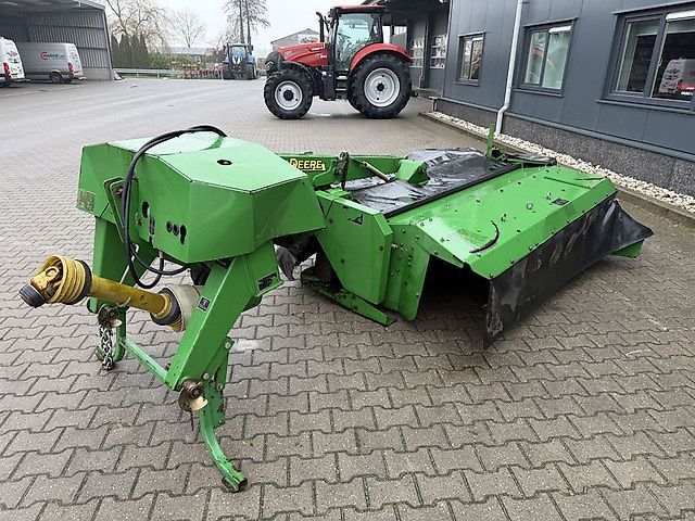 John Deere 328 Segadora