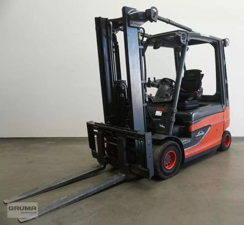 E-FARM: Linde e 25 l 387 - Vysokozdvižný vozík - id KCKTTWG - 12 500 € - Rok výroby: 2016 - Hodiny motoru: 8 672,Německo
