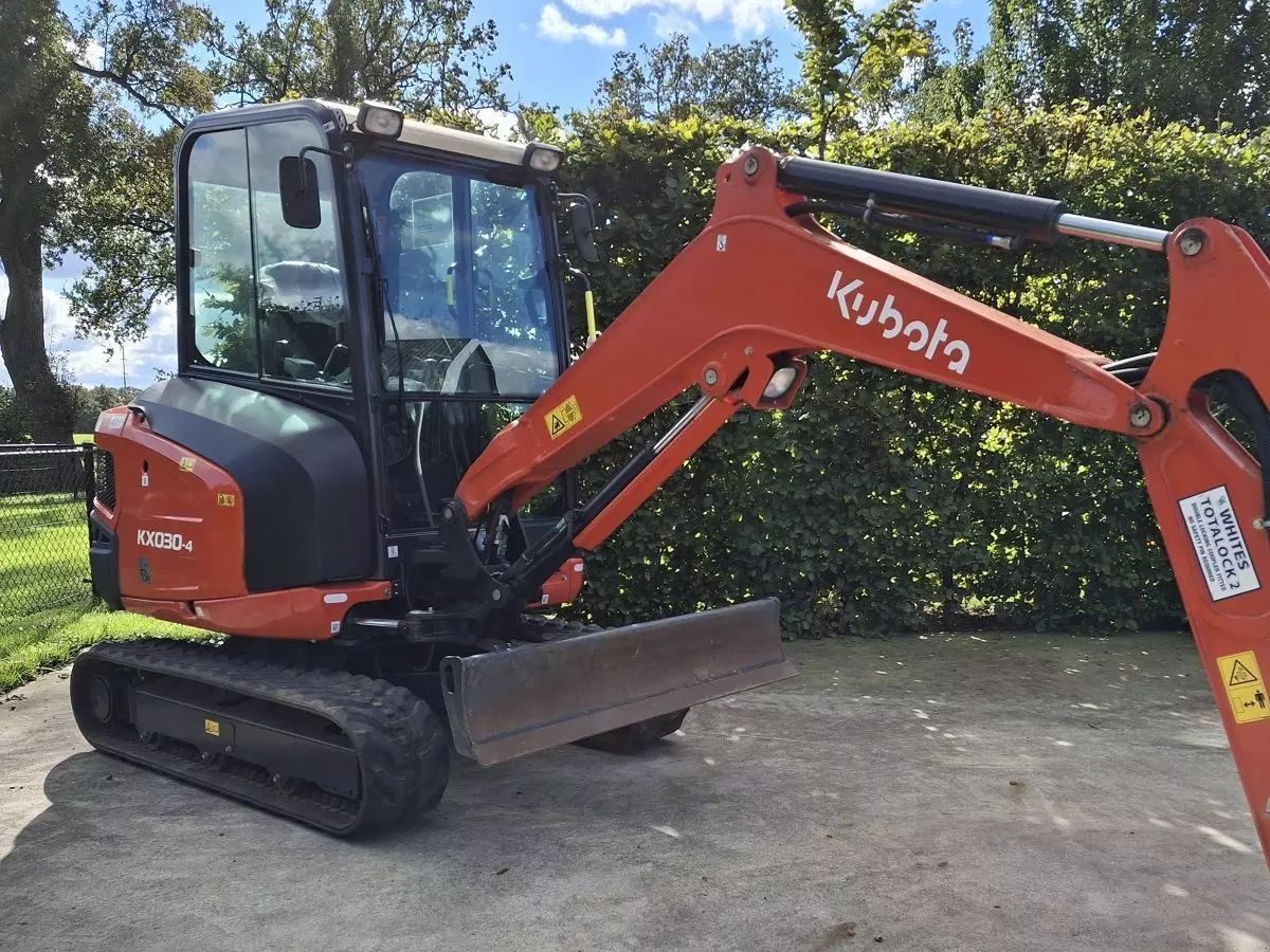Kubota kx030-4 hi Mini excavator €33,500