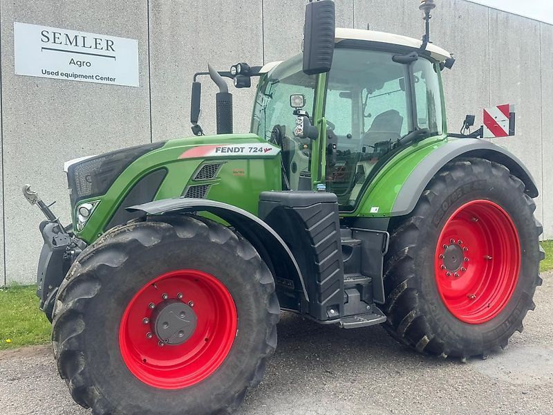 E-FARM: Fendt 724 Vario - Tractor - id AMTAQ78 - 164.194 € - Año: 2020 - Horas: 2206,Dinamarca