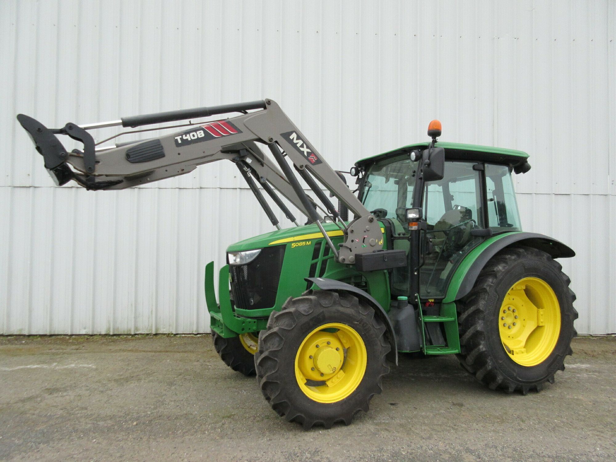 E-FARM: John Deere 5085 M - Tracteur - id FWTH7WN - 43 000 € - Année: 2016 - Lecture du nombre d'heure: 3 100,Puissance du moteur (chevaux): 85,France