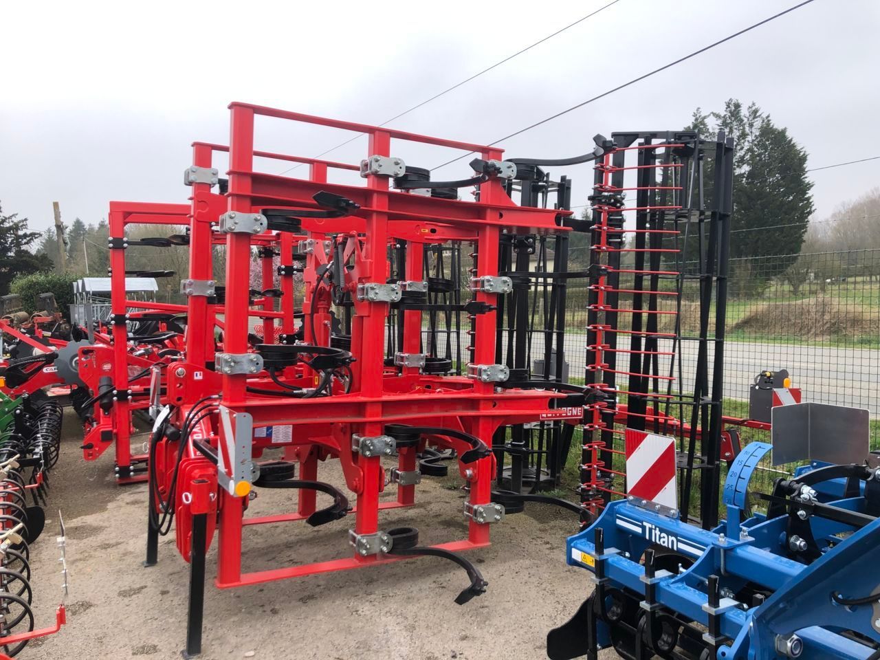 E-FARM: Quivogne crl 35 - 22 dents - Cultivateur - id NCHMJWT - 15 900 € - Année: 2024 - France