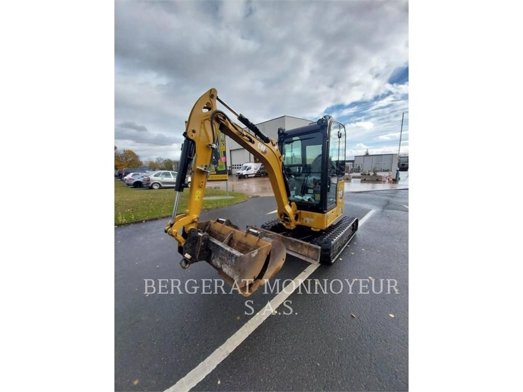Caterpillar 302 Pásové rypadlo 30 000 €