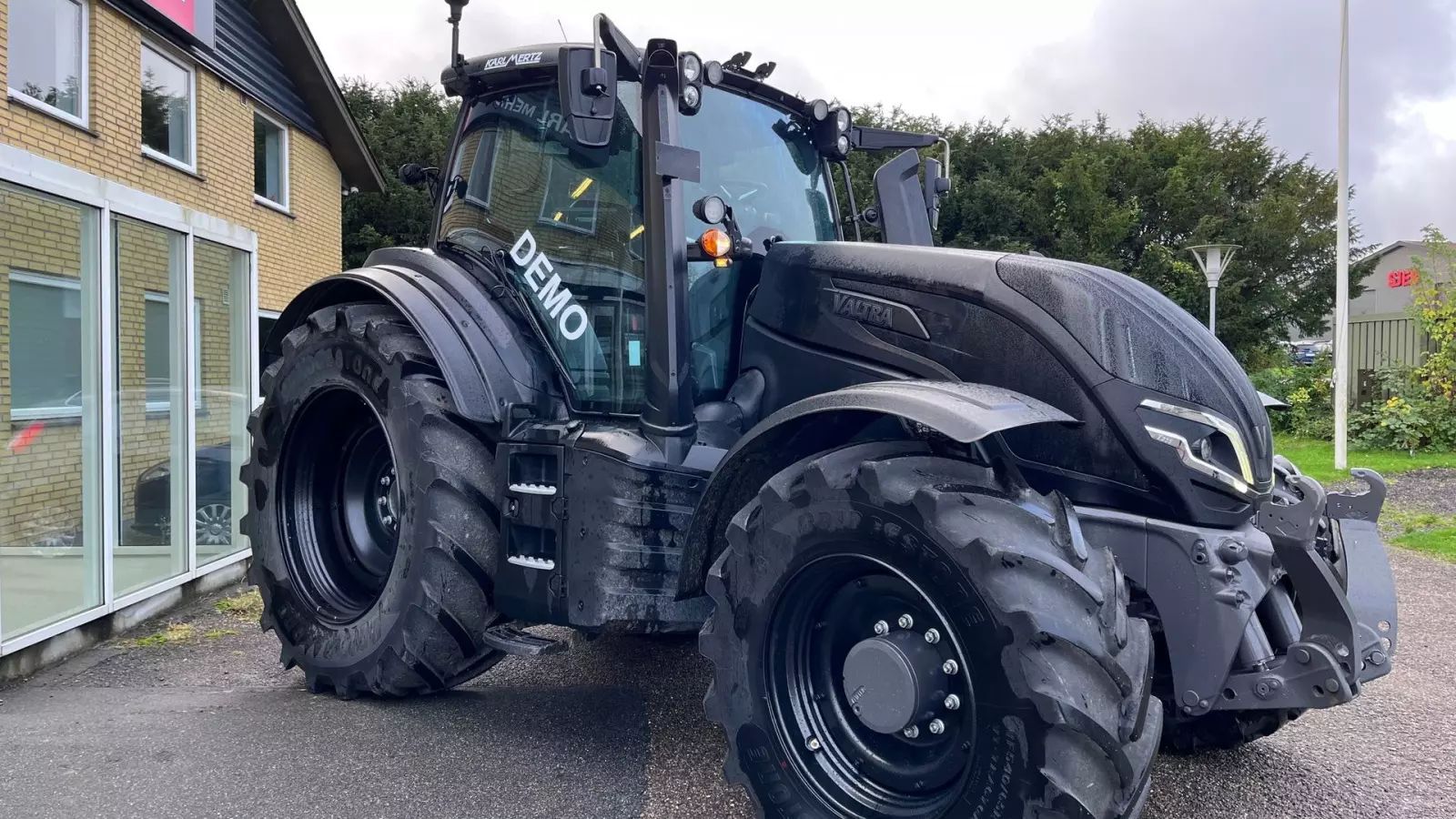 Valtra T235 Versu Tractor €151,953