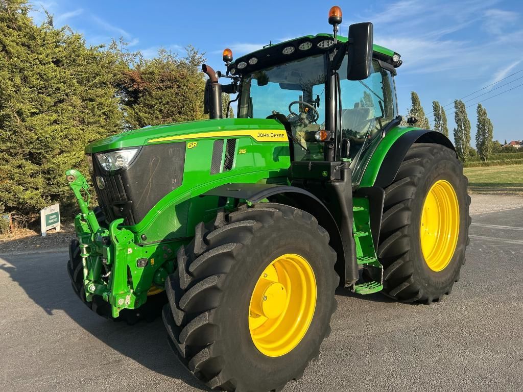 John Deere 6R 215 Tractor €141,256