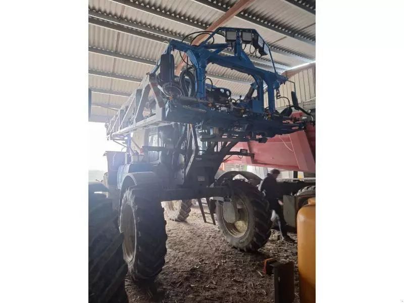 E-FARM: Matrot hellios3 - Pulvérisateur - id KSUX9KC - Année: 2019 - Lecture du nombre d'heure: 1 652,France
