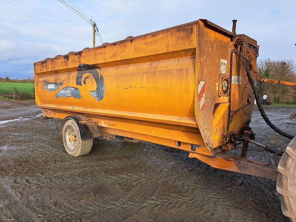 E-FARM: Lucas qualimix 200 - Mixer feeder - id TGLQXBK - €7,500 - Year of construction: 2008 - France