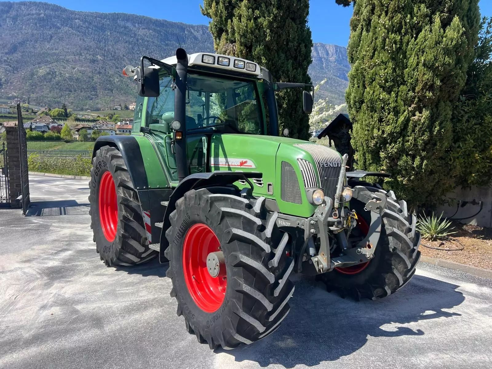E-FARM: Fendt Favorit 716 Vario - Tractor - id PHYTRLZ - €57,000 - Year of construction: 1999 - Engine hours: 9,460,Engine power (HP): 170,Italy