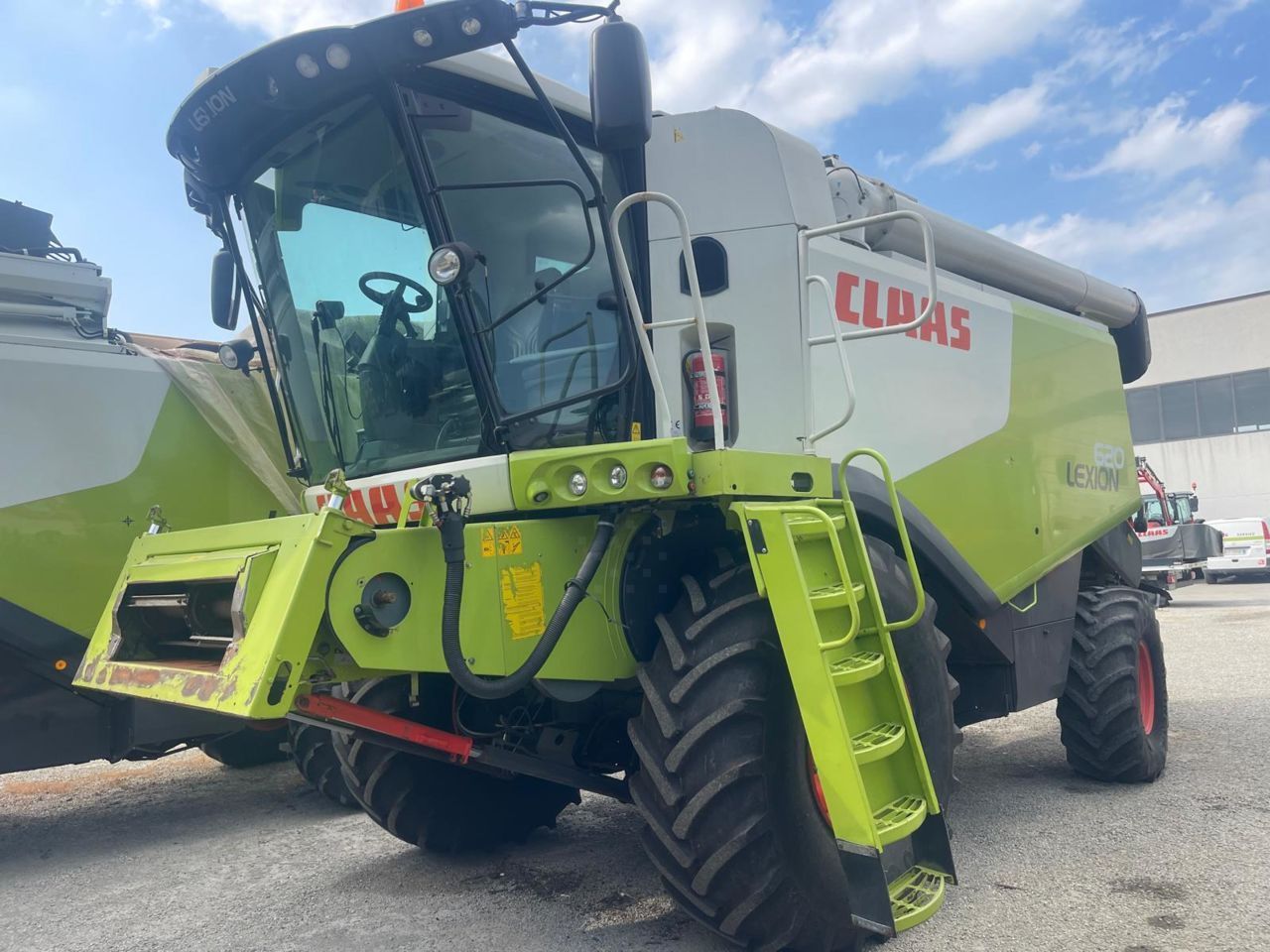 E-FARM: Claas Lexion 620 - Kombajn - id 1DFUEYT - Rok výroby: 2012 - Hodiny motoru: 5 500,Itálie