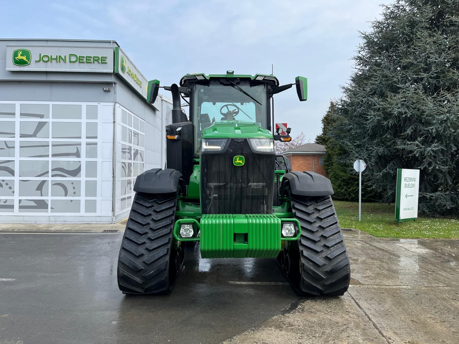 E-FARM: John Deere 8RX 410 - Traktor - id K4AVLWM - 425.000 € - Produktionsår: 2023 - Motortimer: 170,Motoreffekt (HP): 410,Kroatien