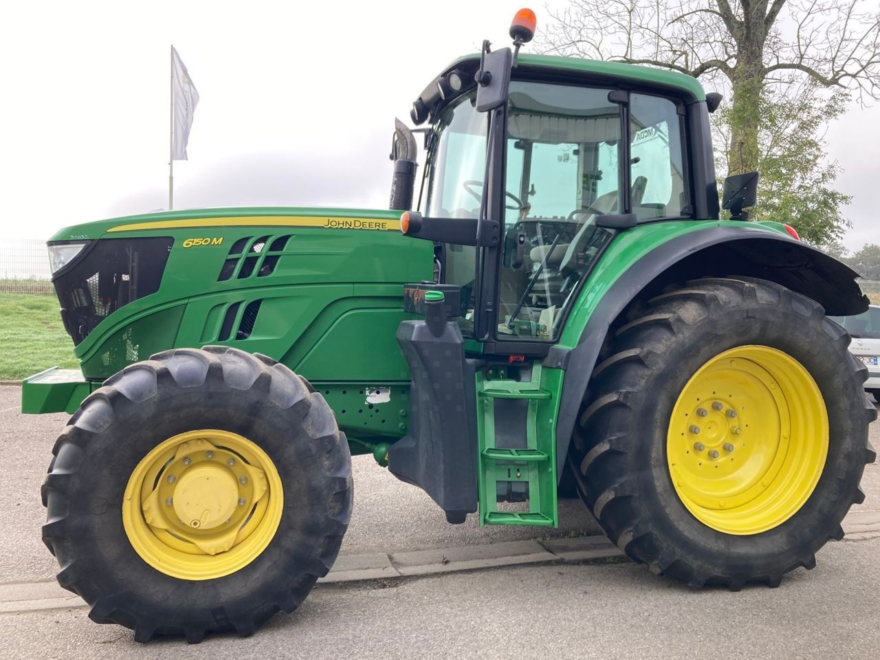 E-FARM: John Deere 6150 M - Traktor - id L9QPURV - 50 000 € - Rok produkcji: 2014 - Motogodziny: 6400,Moc silnika: 150,Francja