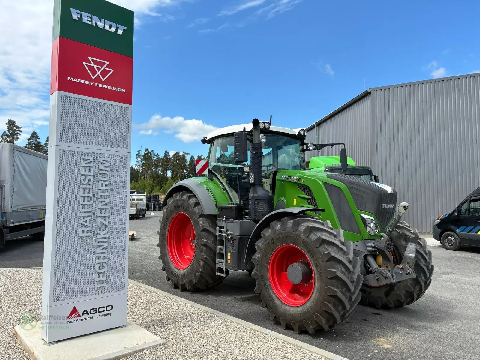 Fendt 828 Vario Profi Plus Tractor 179.832 EUR