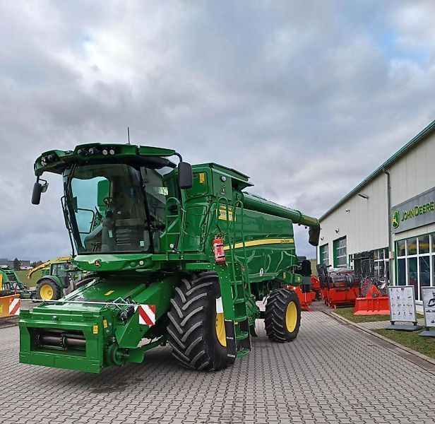 E-FARM: John Deere T550 - Moissoneuse-batteuse - id DZEQQAN - 252 000 € - Année: 2022 - Lecture du nombre d'heure: 540,Puissance du moteur (chevaux): 305,Allemagne