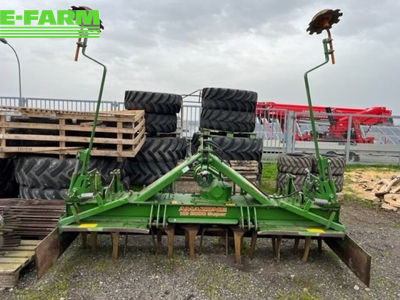 E-FARM: Amazone KE 3000 Super - Herse rotative - id NZJ1HLK - 7 500 € - Année: 2010