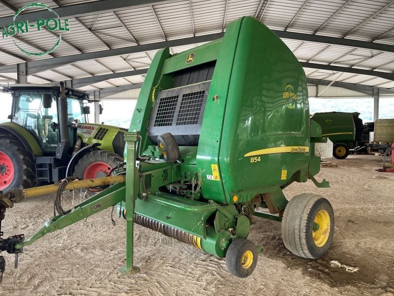 E-FARM: John Deere 854 - Presă de balotat - id IMTJNL1 - 17.000 EUR - Anul: 2011 - Numărul total de baloți produși: 22.300,Franța