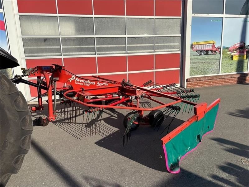 Kverneland 9542 Tedder €6,559