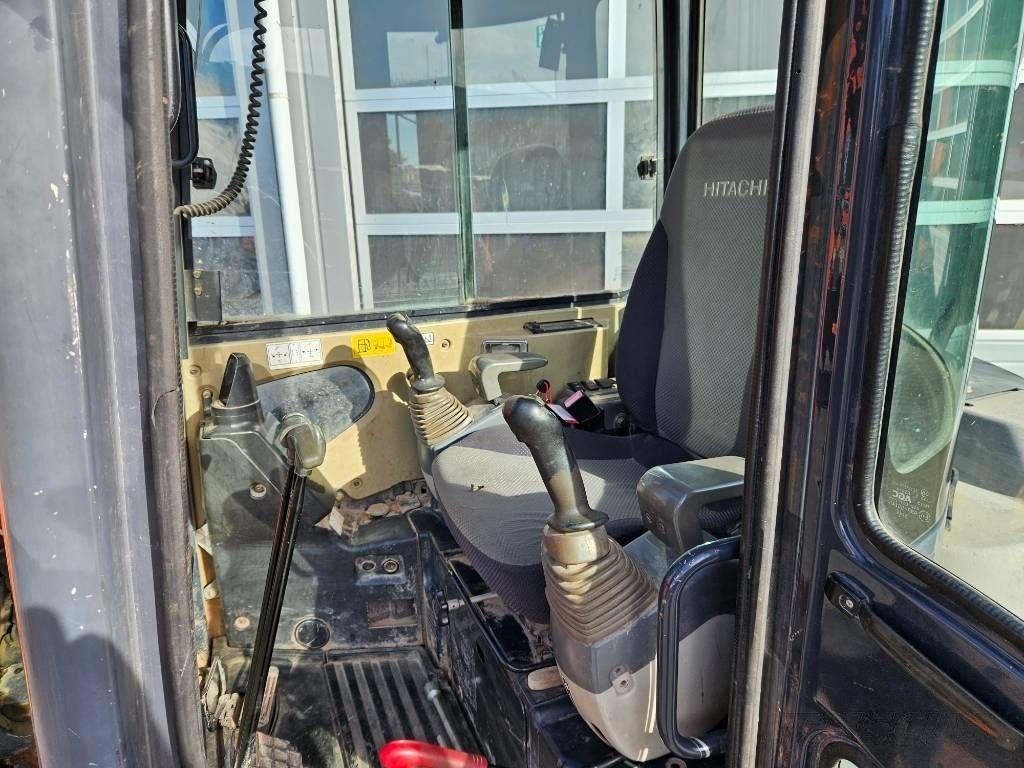 E-FARM: Hitachi ZX 60 USB-3 - Mini excavator - id R378CGP - Year