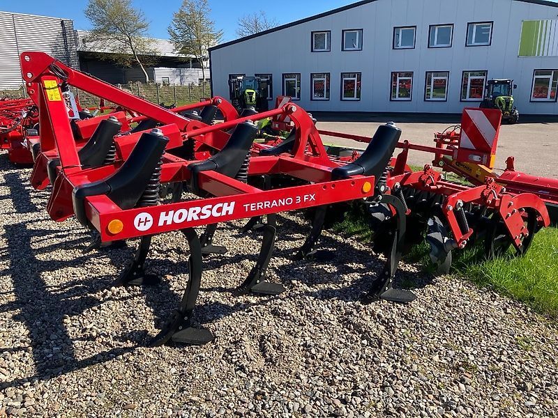 HORSCH Terrano 3 FX Cultivador