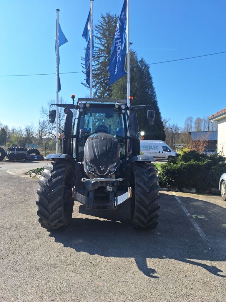 Valtra N 135 Трактор