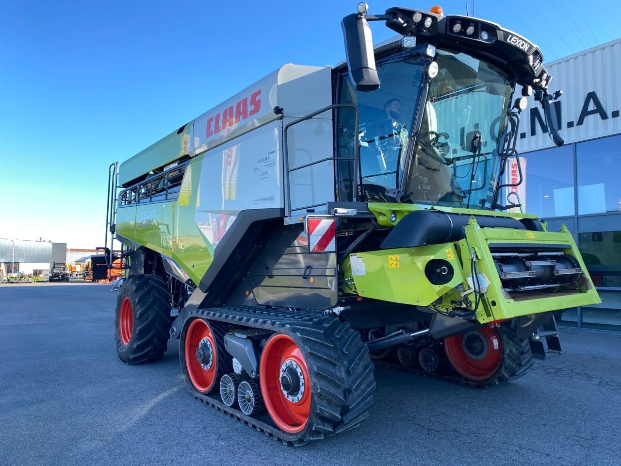 Claas Lexion 8600 Combine harvester €450,000