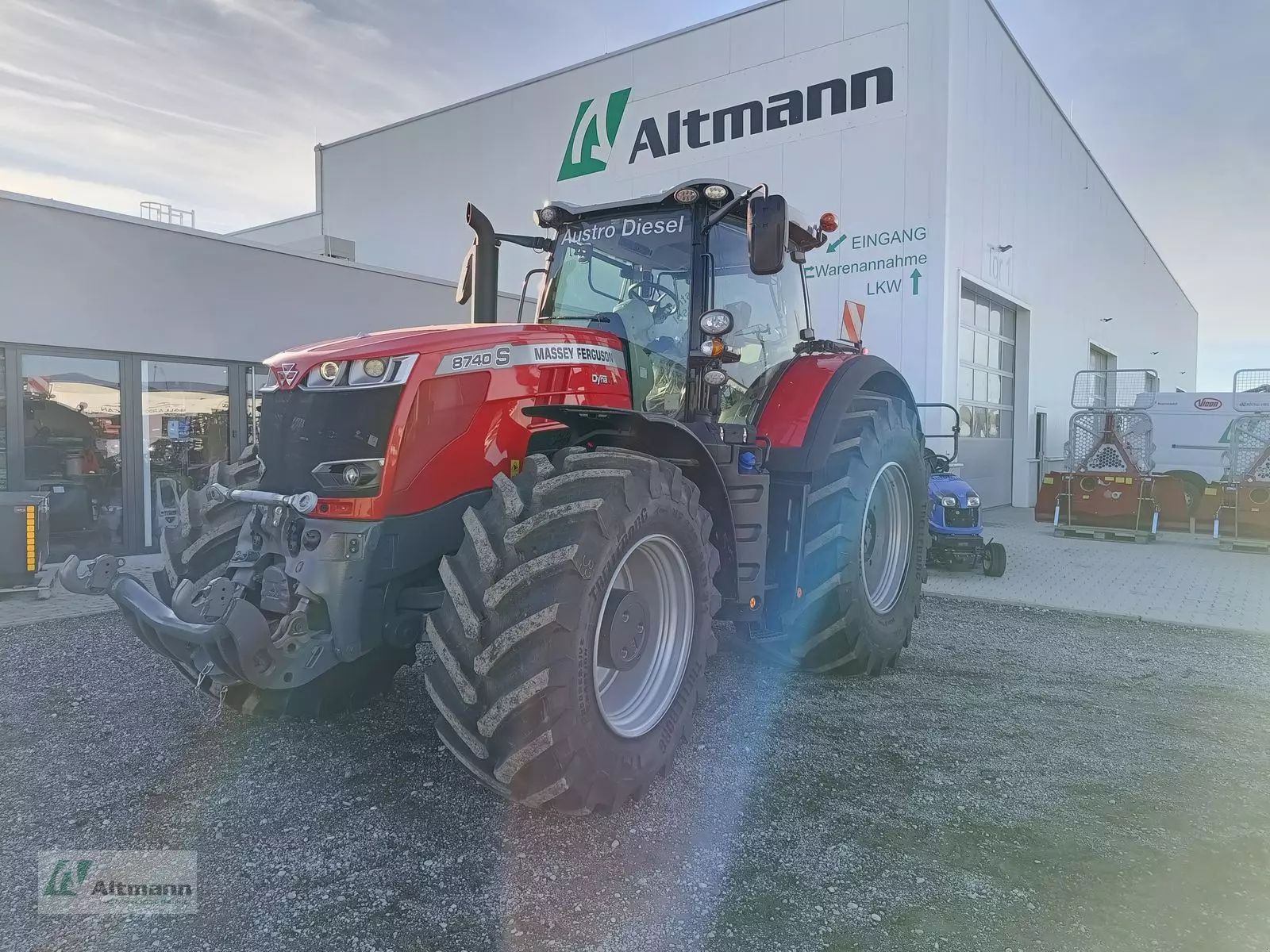 Massey Ferguson 8740 S Traktor