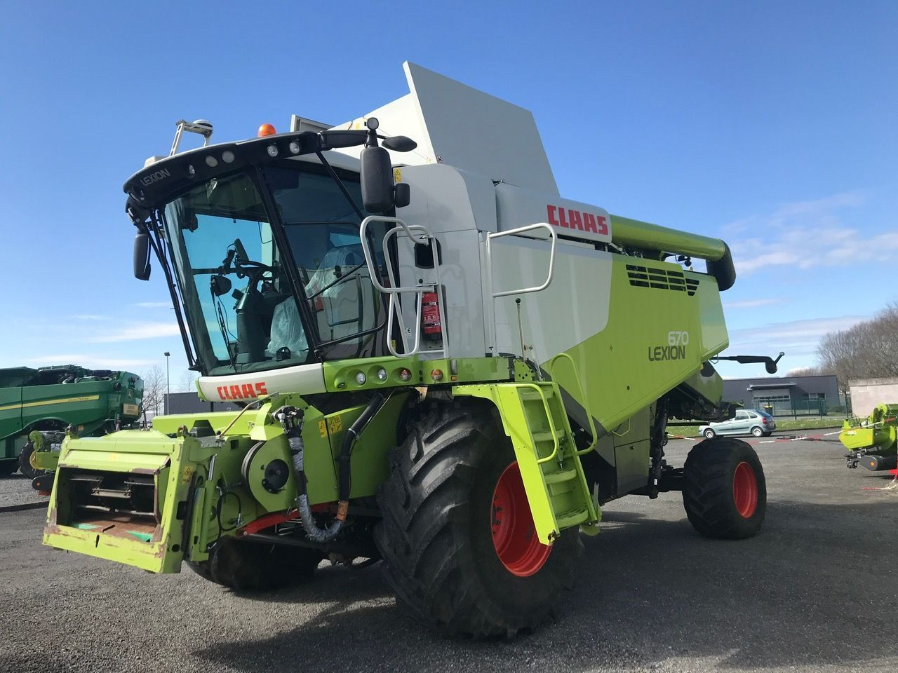 E-FARM: Claas Lexion 670 Montana - Moissoneuse-batteuse - id 61VSFYL - Année: 2019 - Lecture du nombre d'heure: 1 937,France