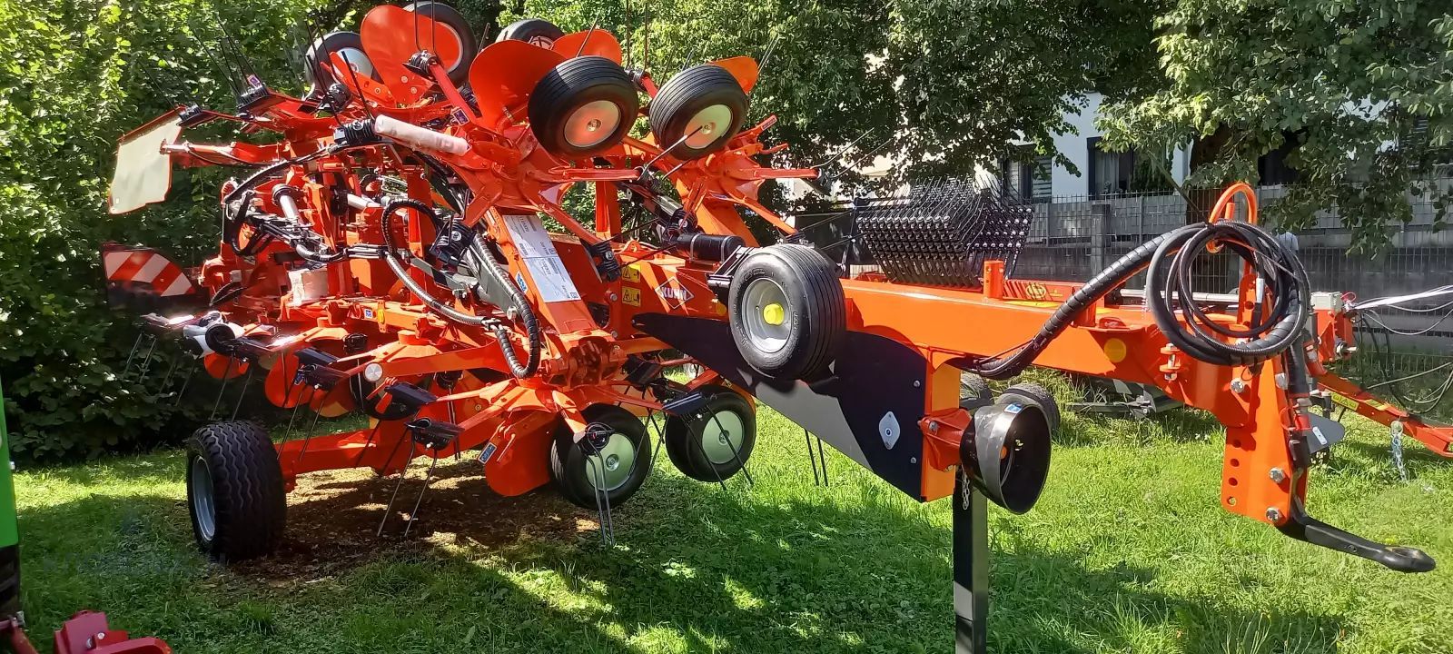 E-FARM: Kuhn GF 17003 T - Faneuse - id LPVEEGR - 43 697 € - Année: 2023 - Allemagne